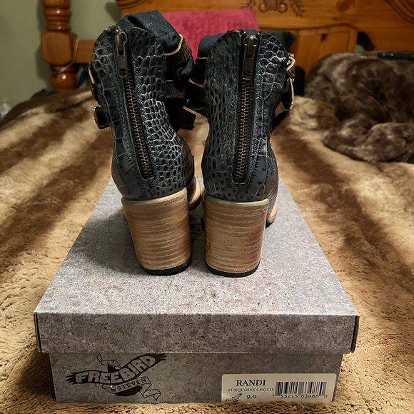 Freebird by Steven Randi in turquoise Croc-Embossed Heels - Picture 4 of 5